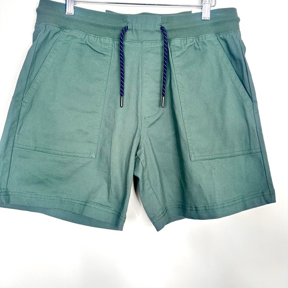 NWT Laguna Stretch Twill pull on drawstring Olive green shorts size M - Picture 1 of 10